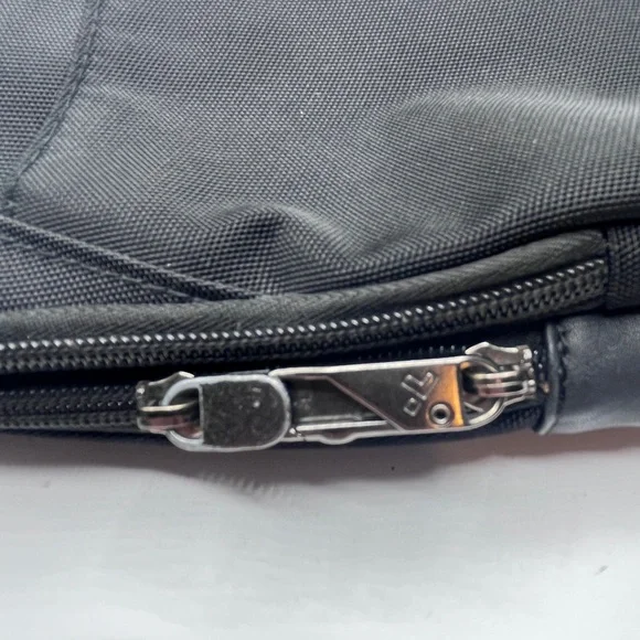 Travelon Anti-Theft Concealed Carry Slim Messenger Bag - Picture 13 of 16